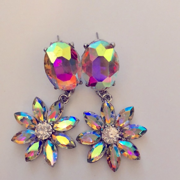 Stunning Aurora Borealis Crystal Statement Earrings - Picture 8 of 17